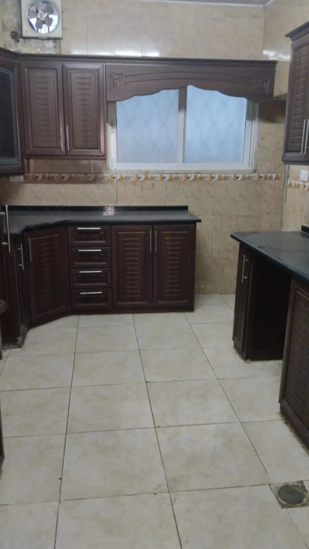 عمارة سكنية للبيع في الرصيفة – الزرقاء