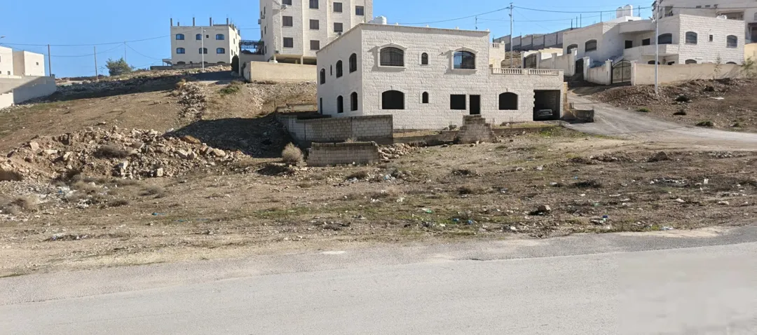 قطعة ارض مميزة جدا للبيع للباحثين عن التميز