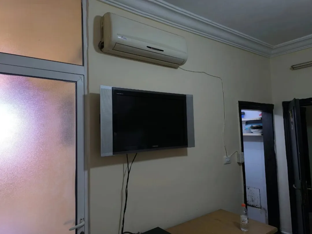 للبيع: عدد 2 استوديو مفروش بالكامل – مؤجران حالياً – في قلب إربد قرب جامعة اليرموك