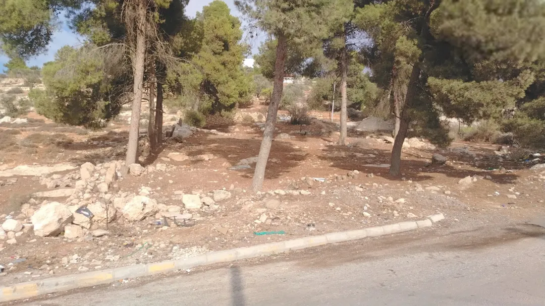 أرض سكنية للبيع في المغاريب – السلط موقع مميز على ثلاث شوارع