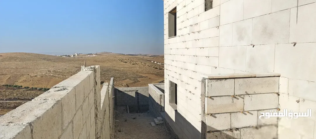 فيلا دوبلكس فاخرة للبيع في رجم الشوف – الزرقاء