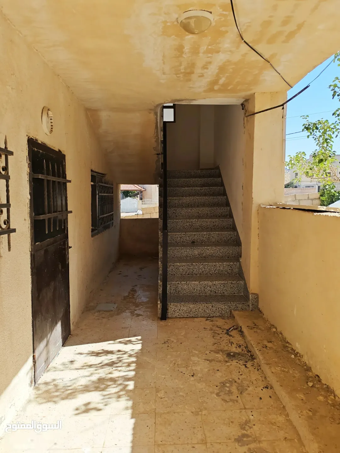 عمارة سكنية مستقلة للبيع في الزرقاء – منطقة شومر