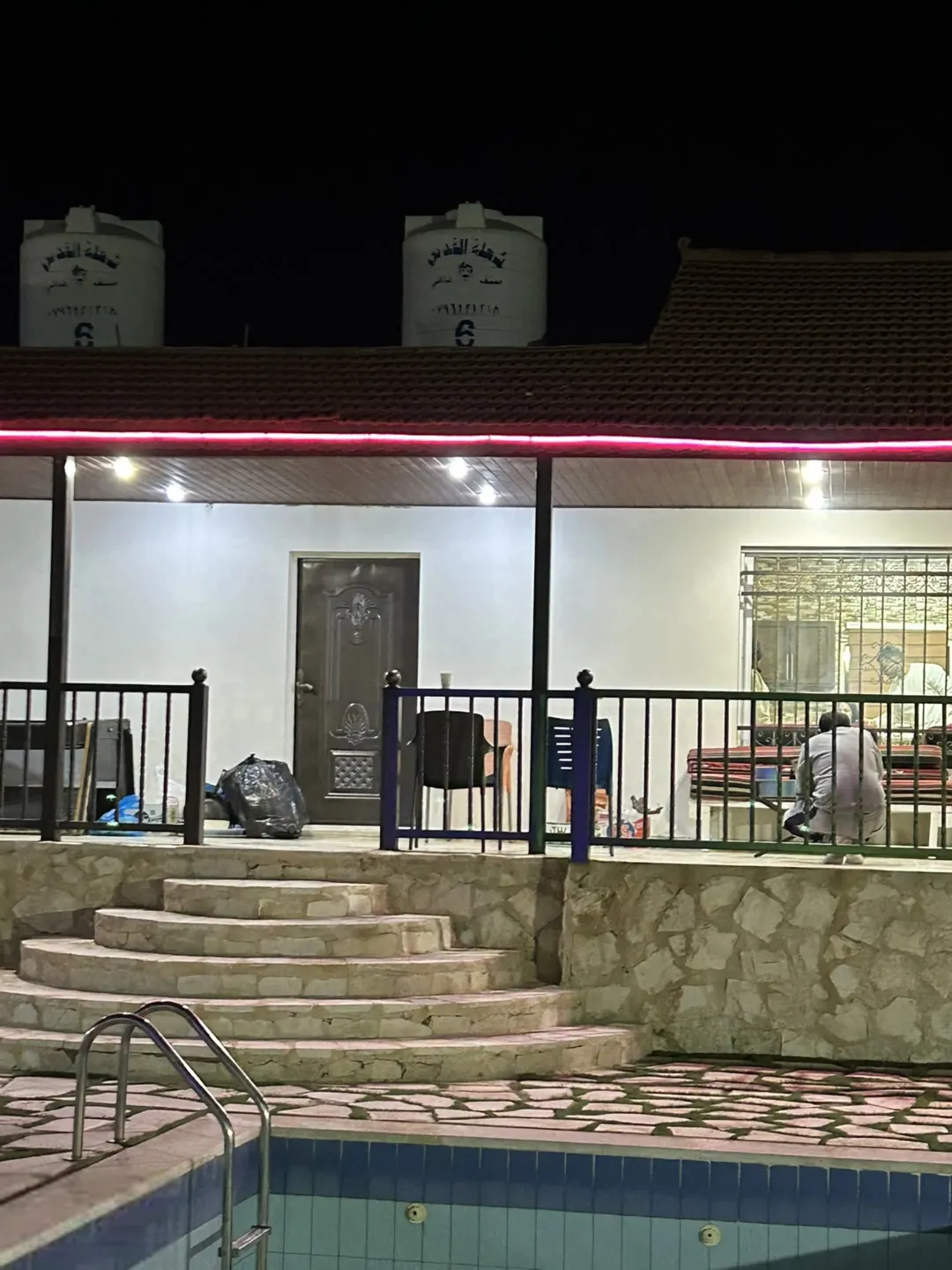 شاليه للبيع على 4 وحدات بمساحة 880 متر بالشونة الجنوبية – الجوفة للمبادلة بشقتين بعمان