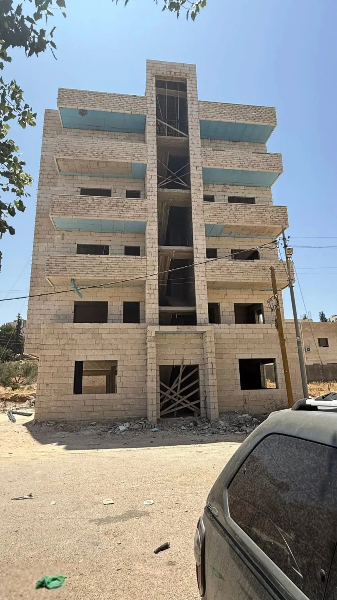 عمارة سكنية للبيع في صافوط – عمان