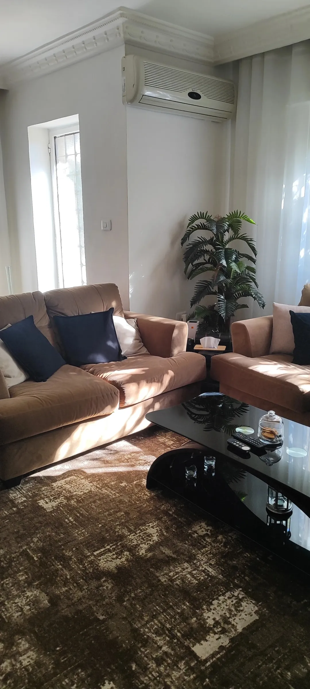 شقة طابق ارضي معلق للبيع