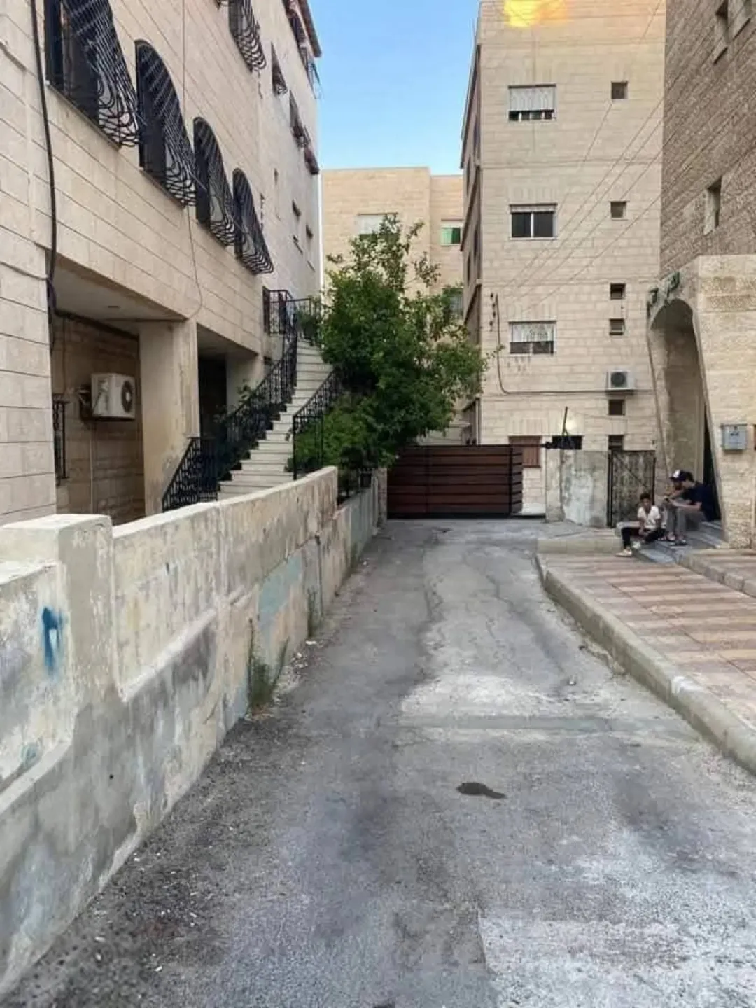 عمارة استثمارية – ضاحية الامير حسن (سكنية) للبيع مباشرة