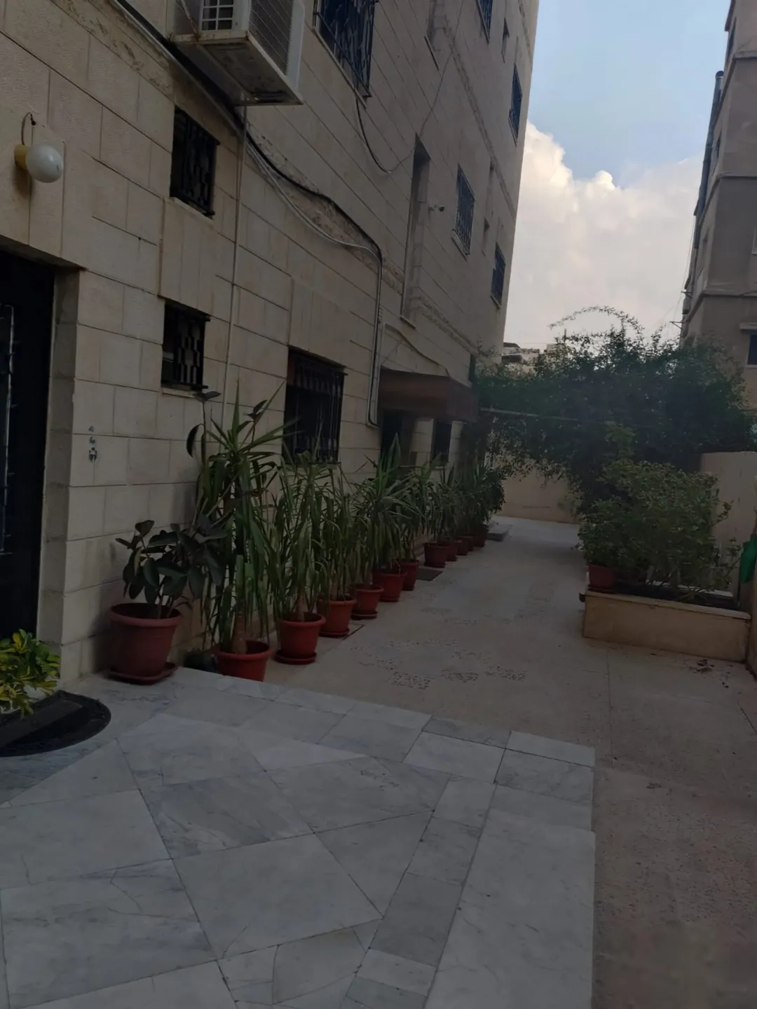 عمارة استثمارية – ضاحية الامير حسن (سكنية) للبيع مباشرة