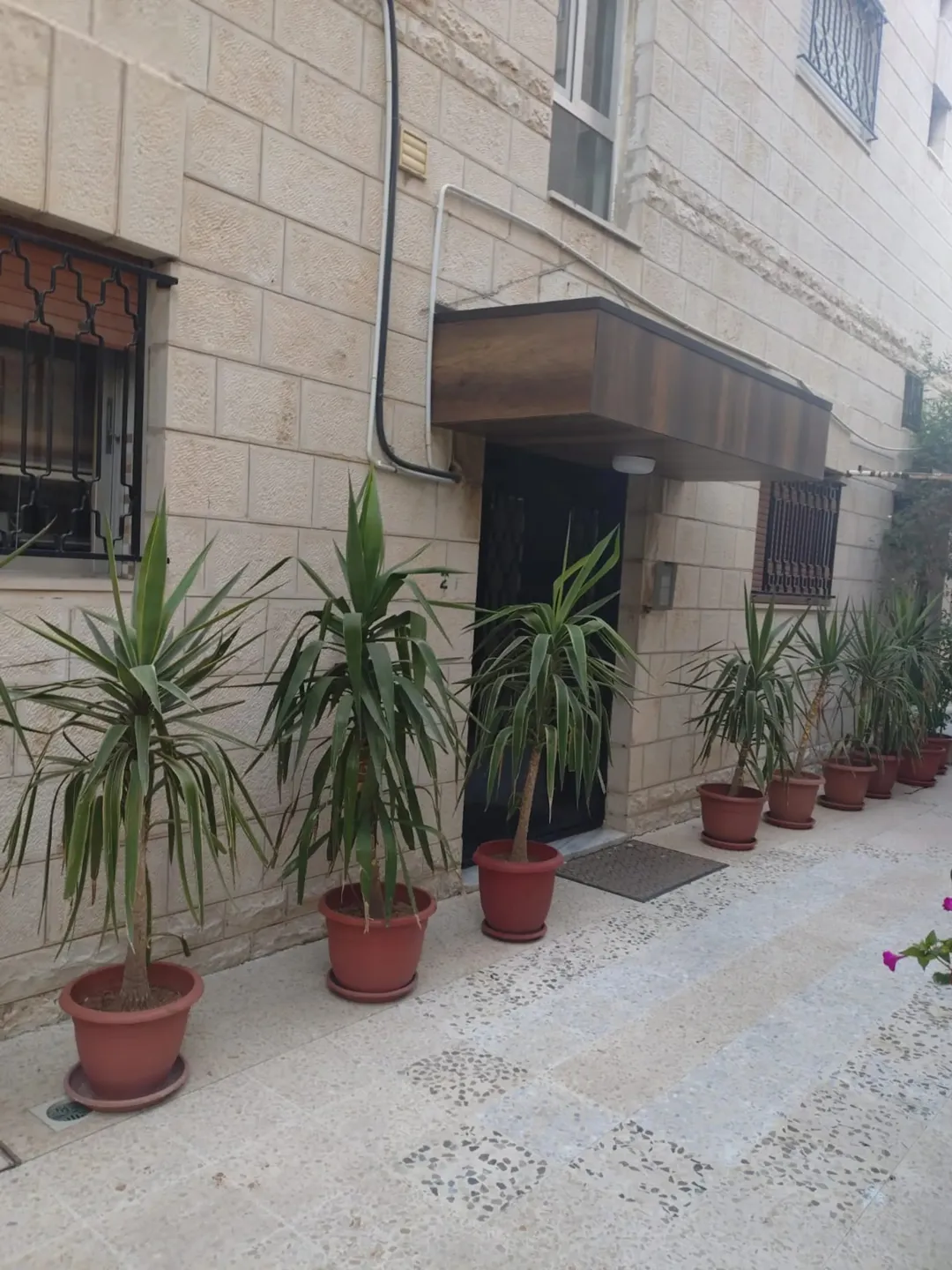 عمارة استثمارية – ضاحية الامير حسن (سكنية) للبيع مباشرة