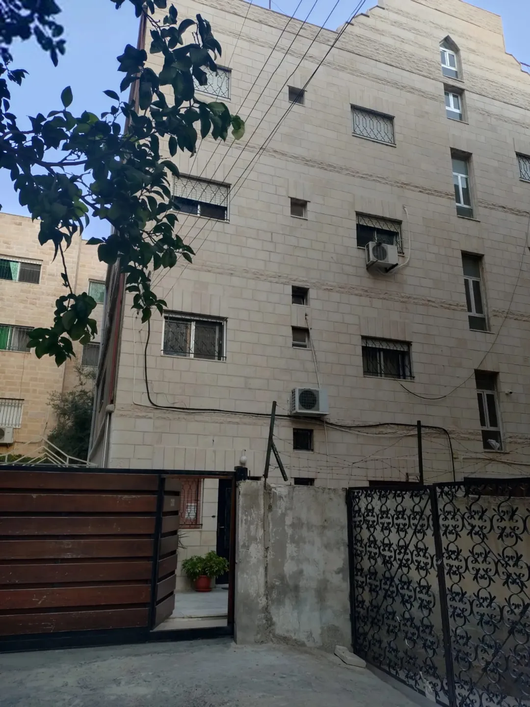 عمارة استثمارية – ضاحية الامير حسن (سكنية) للبيع مباشرة