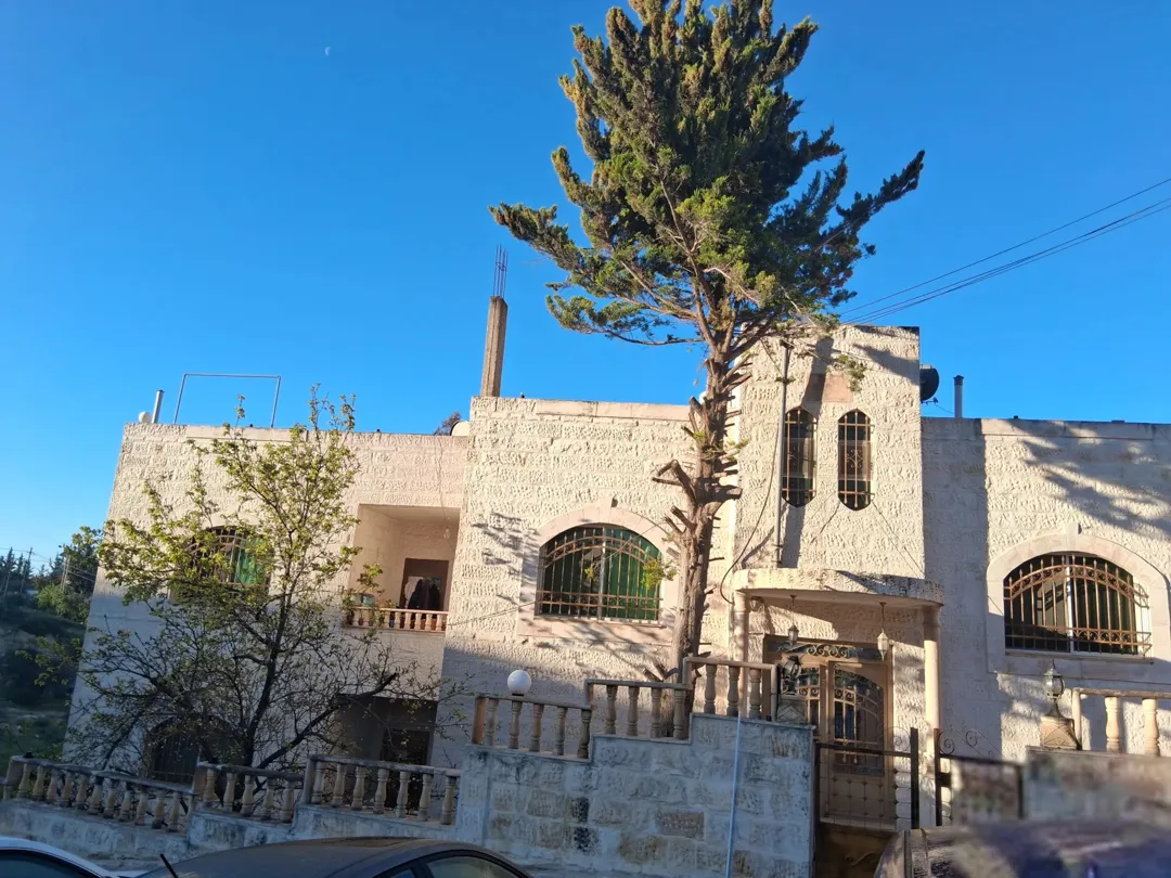 عمارة للبيع في عمان منطقة ناعور الروضة