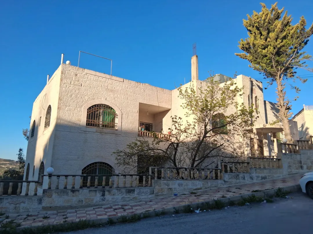 عمارة للبيع في عمان منطقة ناعور الروضة