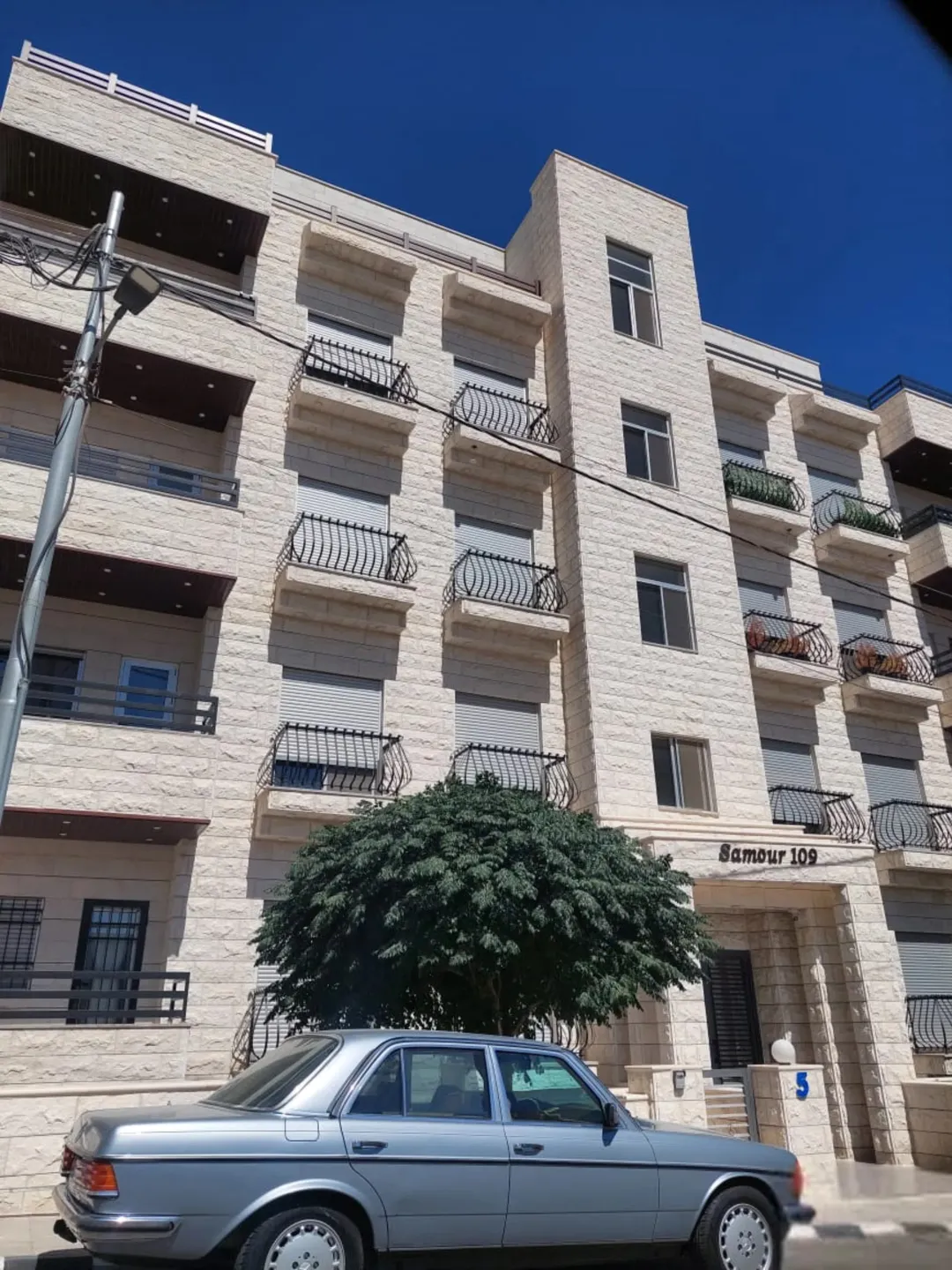 شقة سوبر ديلوكس جديدة للبيع في ضاحية الرشيد بالقرب من الكلية العلمية الإسلامية