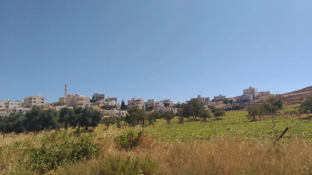 أرض سكنية للبيع في ناعور – أم رمانة المناطق الحرة