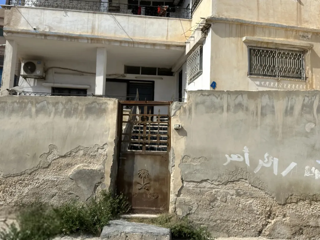 شقة طابق ارضي مستقلة على شارعين مدخلها مستقل تماما