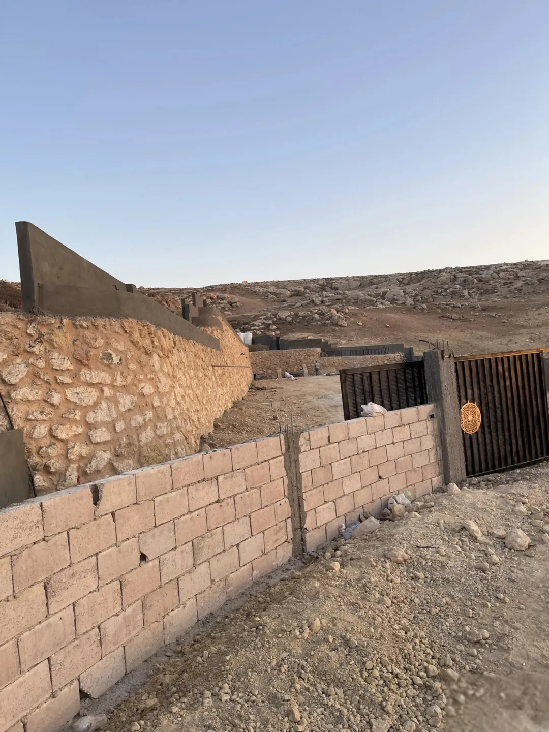 قطعة ارض ابو نصير جاهزة للبنى مساحة كبيرة