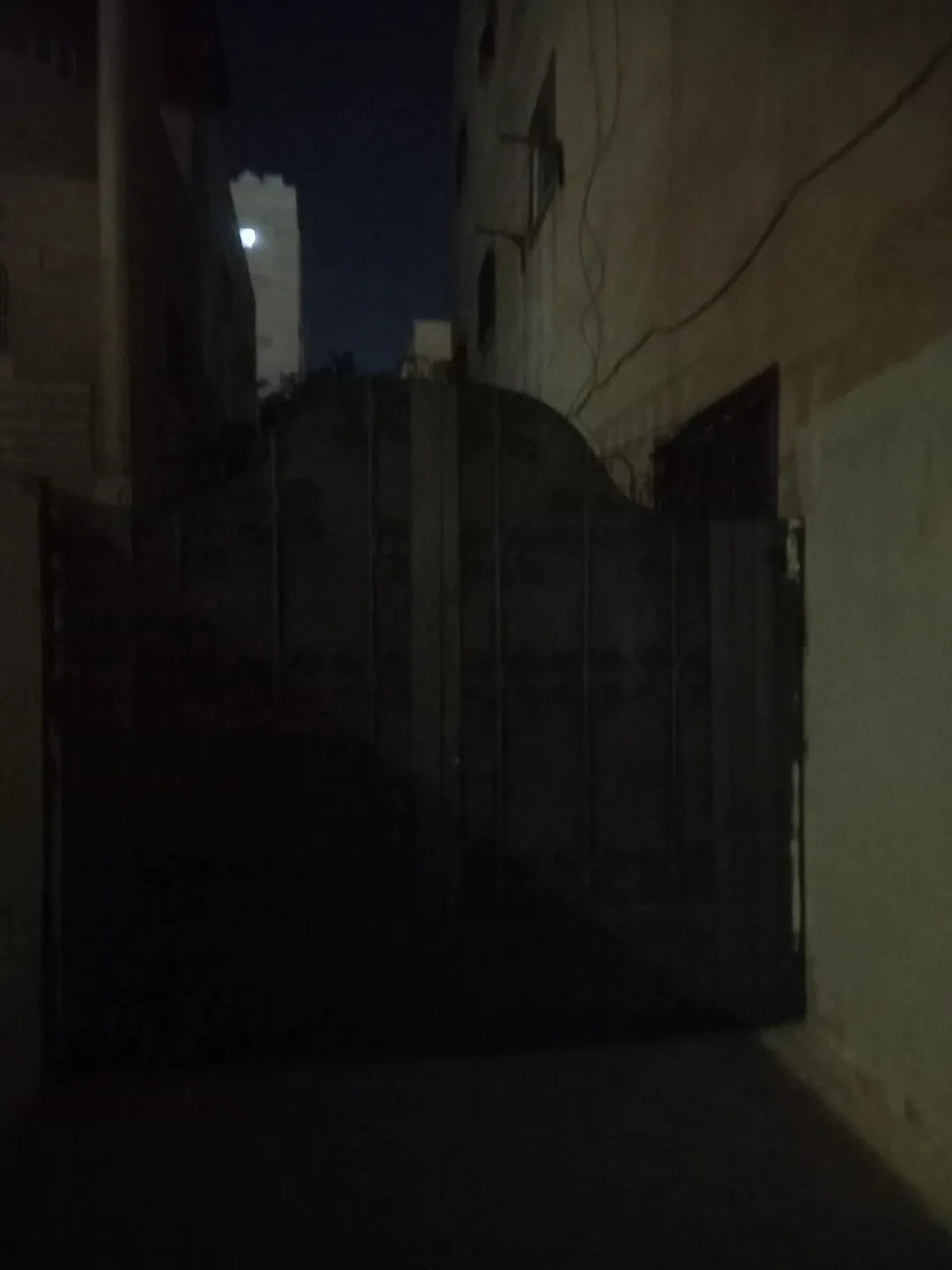 عمارة سكنية مميزة للبيع في الزرقاء الجديدة
