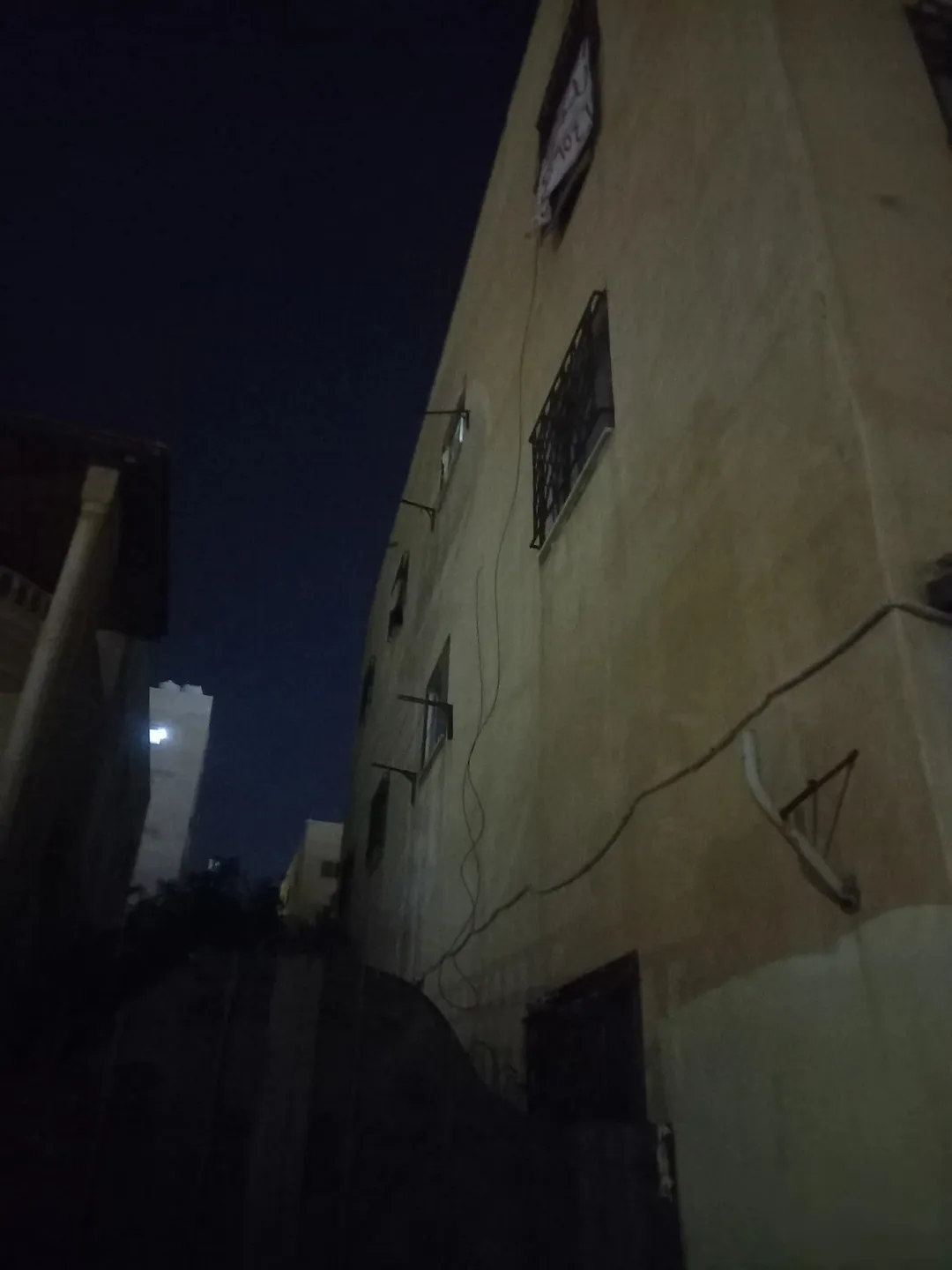 عمارة سكنية مميزة للبيع في الزرقاء الجديدة