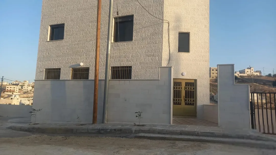عمارة سكنية مميزة للبيع أو للمبادلة في المستندة
