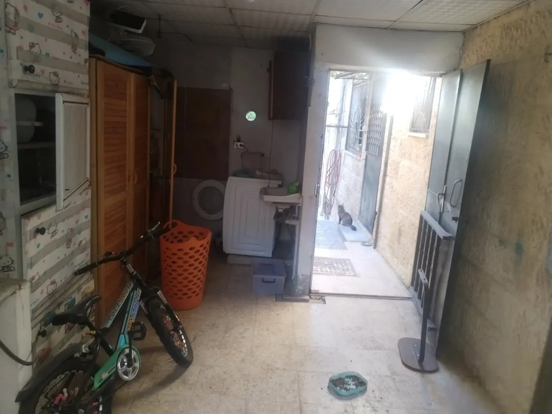 شقة طابق أرضي مميزة في ضاحية الاستقلال
