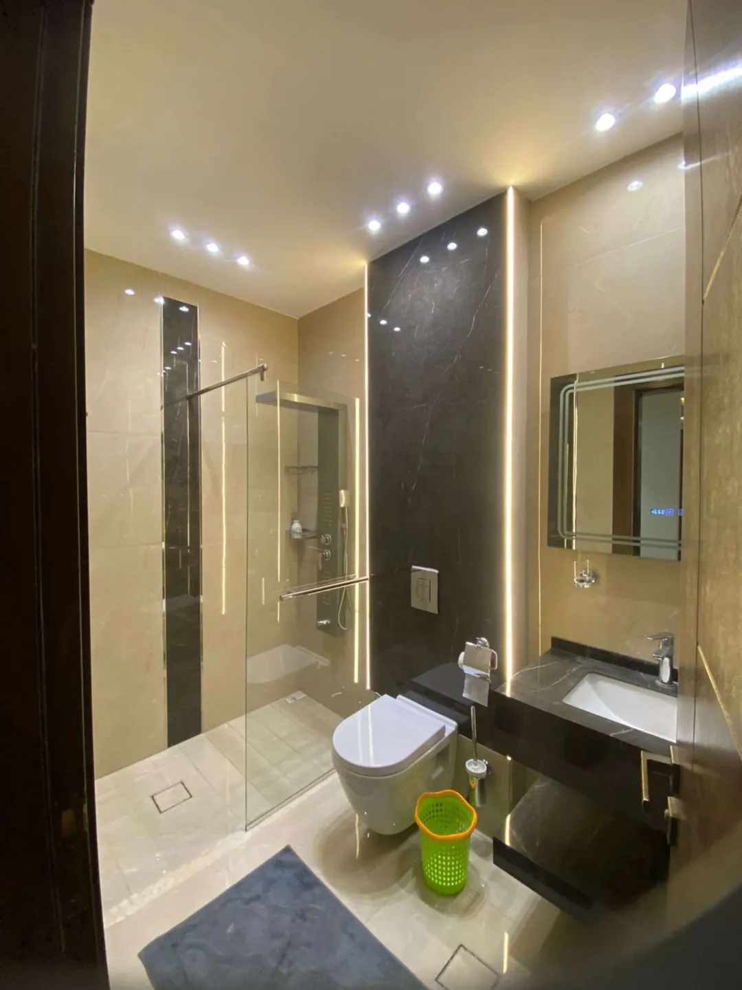 3c7a3b4218_02_cleaned شقة فاخرة للإيجار في دابوق – عمان الاردن | ID 718134