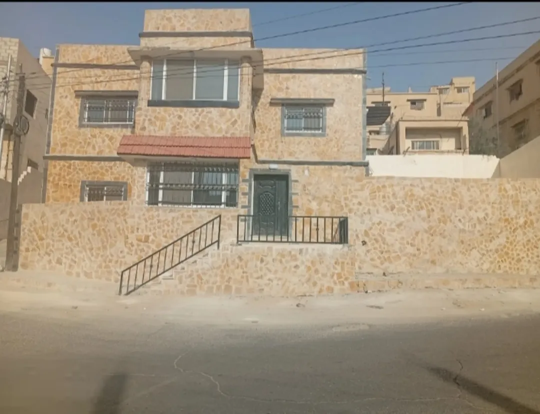 عمارة فاخرة للبيع في قلب حي النزهة سابقًا مدرسة ابن الأثير