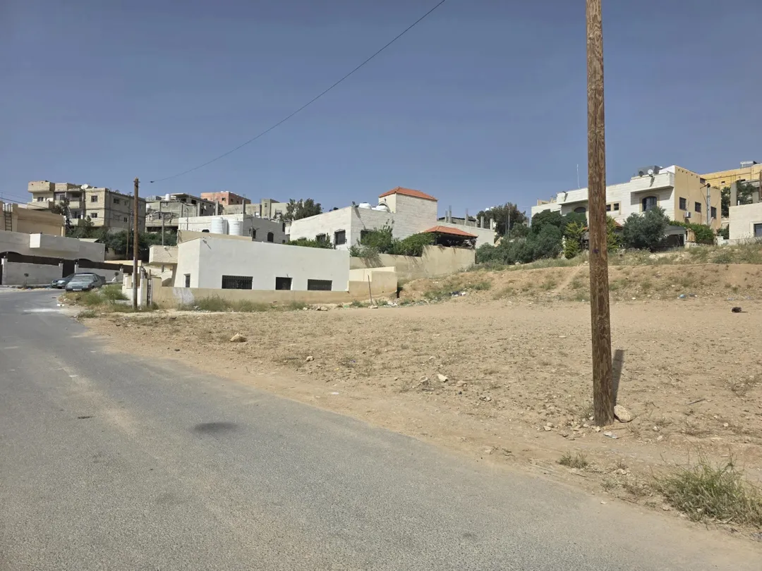 أرض سكنية للبيع في حي المغيرات بمساحة 311 متر مربع