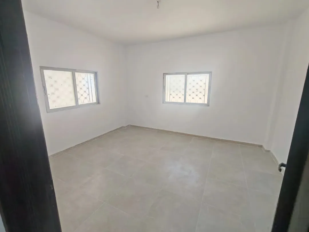 عمارة سكنية للبيع في السخنة – الزرقاء