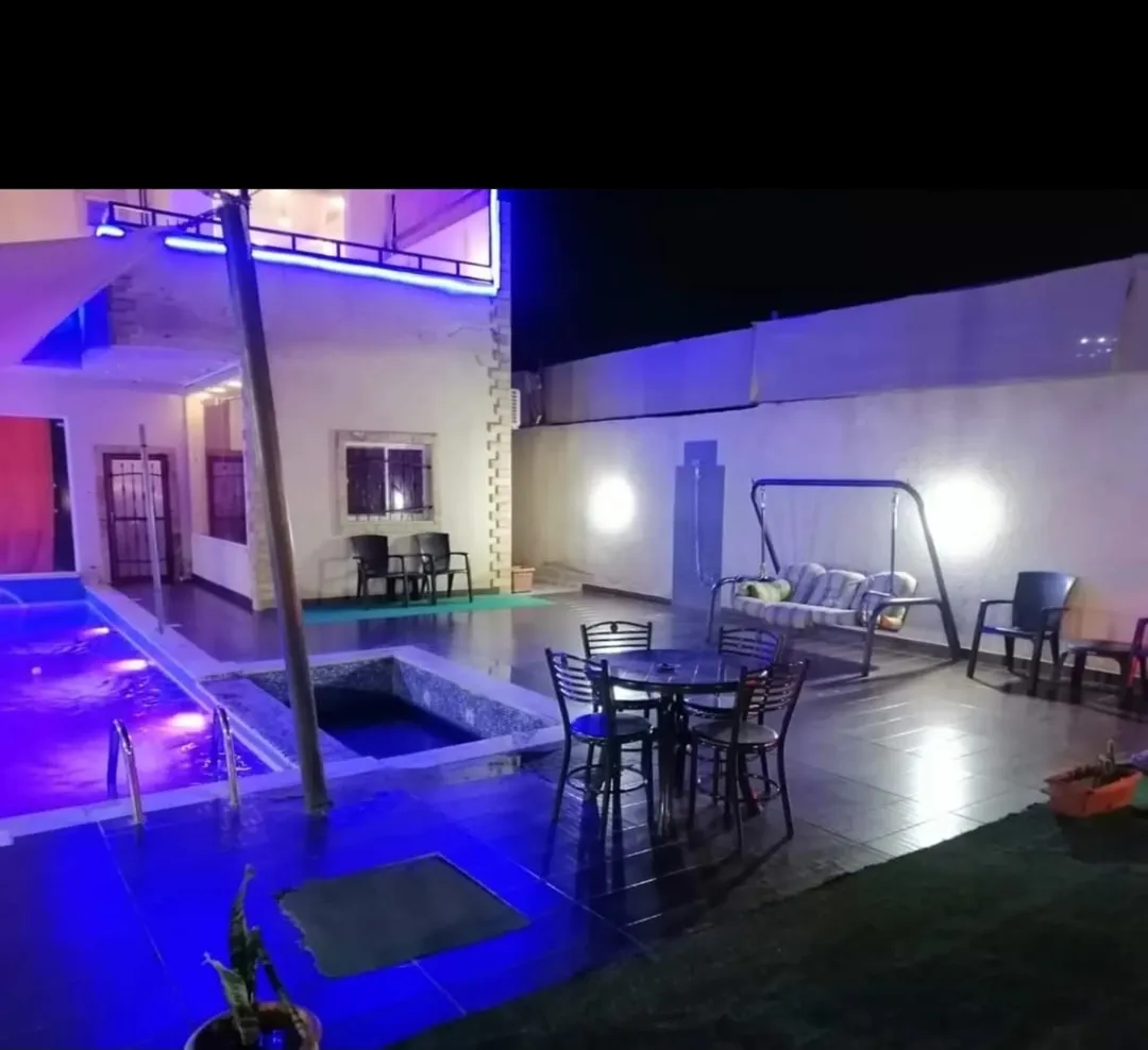 شاليه فاخر للبيع أو التبادل بشقة أو أرض