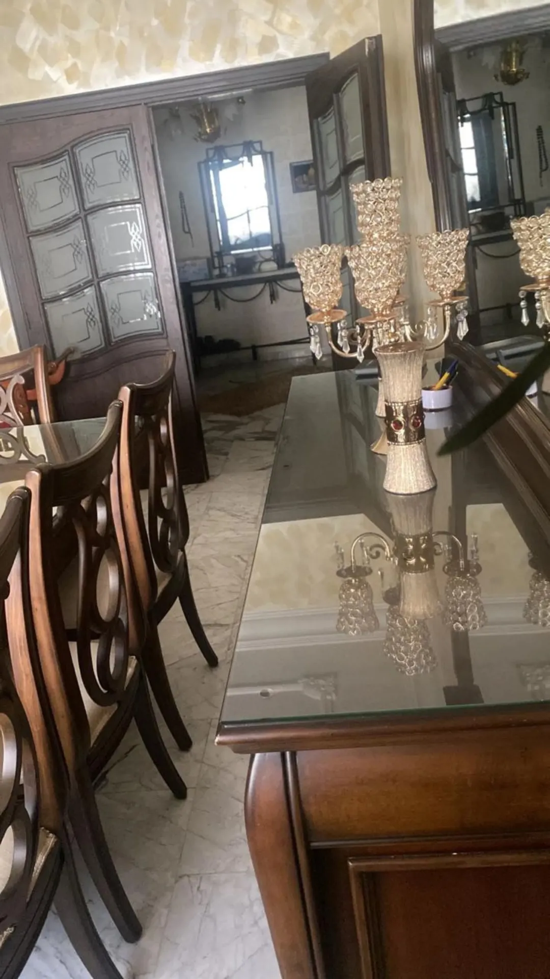 شقة للبيع 230 م بأرقى مناطق جبل الحسين خلف مدارس سكينة بسعر لقطة