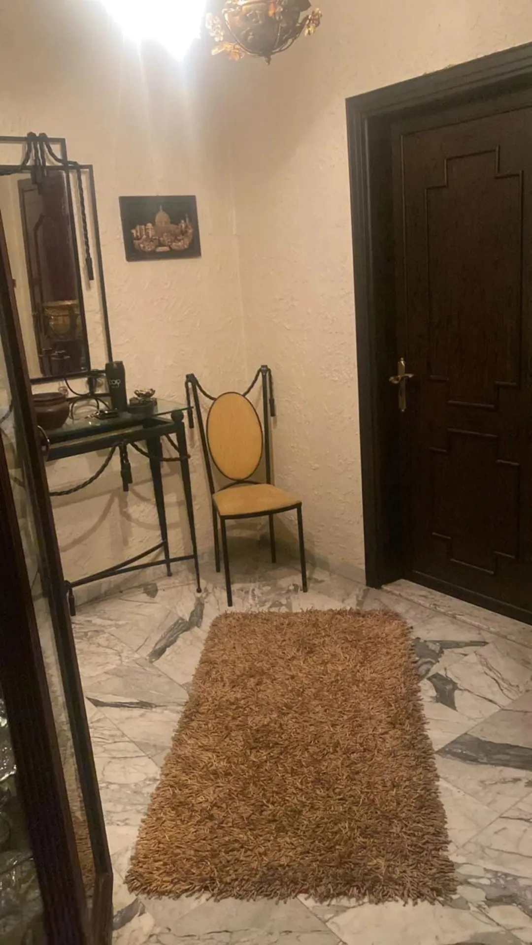 شقة للبيع 230 م بأرقى مناطق جبل الحسين خلف مدارس سكينة بسعر لقطة