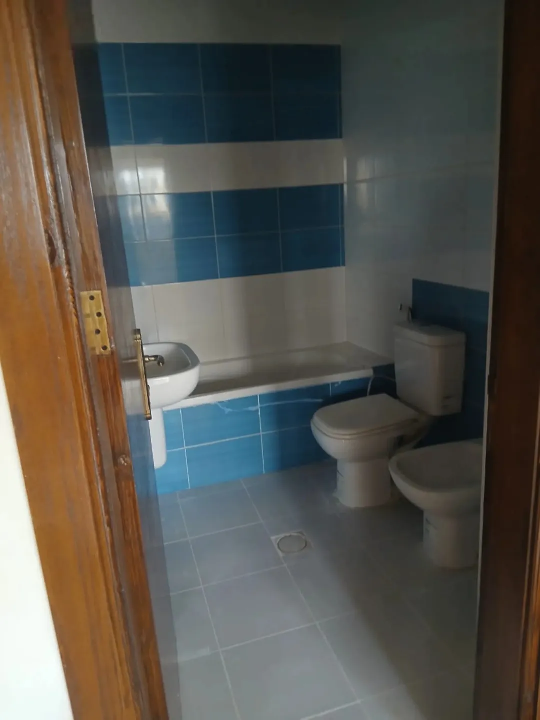 شقة استثمارية فاخرة للبيع في البيادر غرب عمان غرفتي نوم إحداهما ماستر