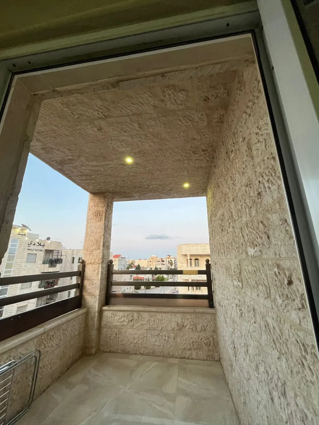 شقة فخمة في إربد الحي الشرقي بالقرب من دوار الدرة