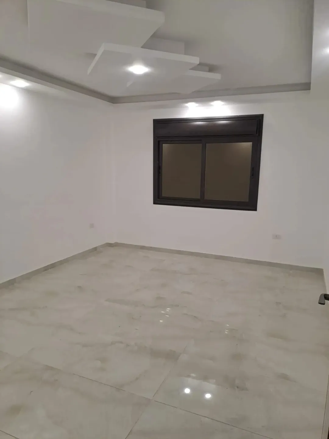شقة للبيع الزرقاء حي البتراوي جبل المغير