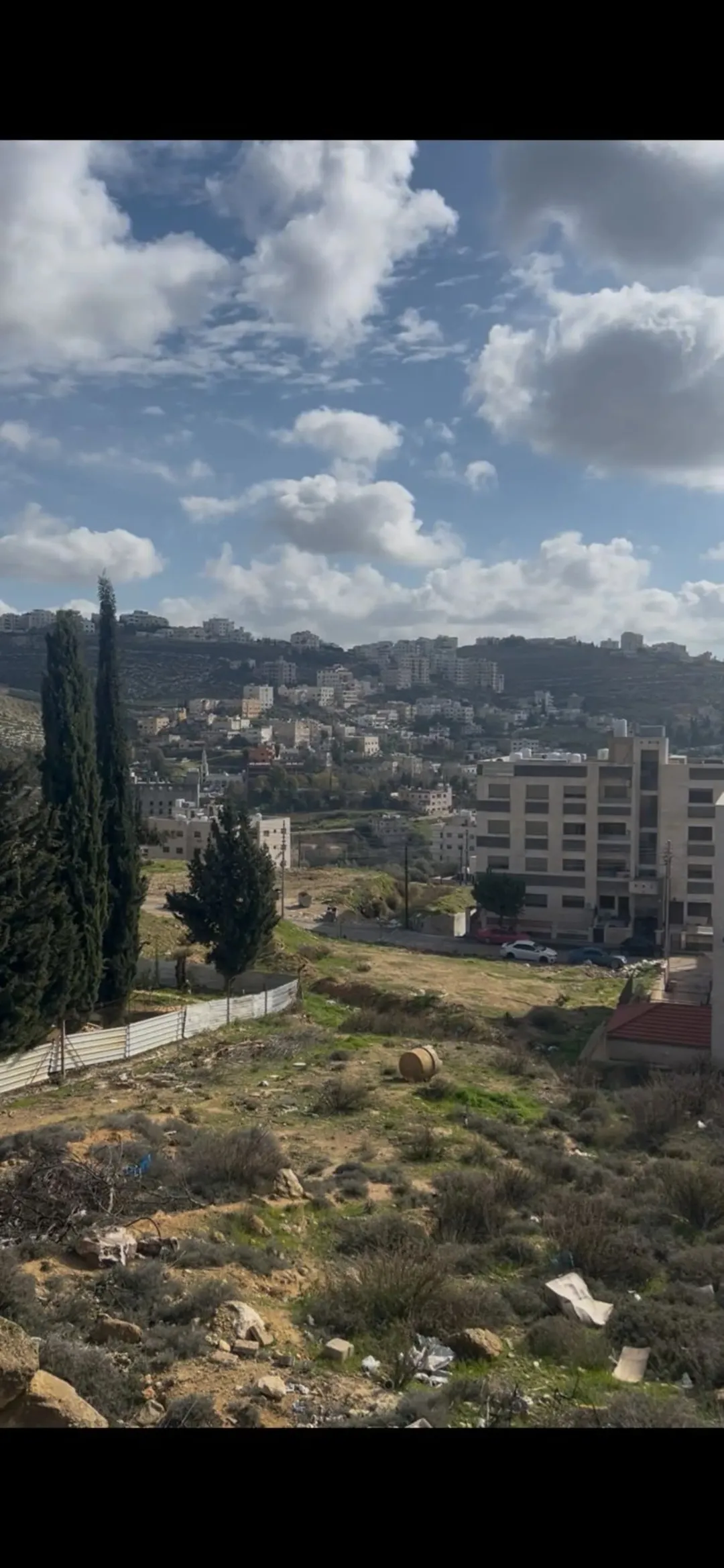 أرض سكنية مميزة للبيع في ناعور بإطلالة بانورامية ساحرة