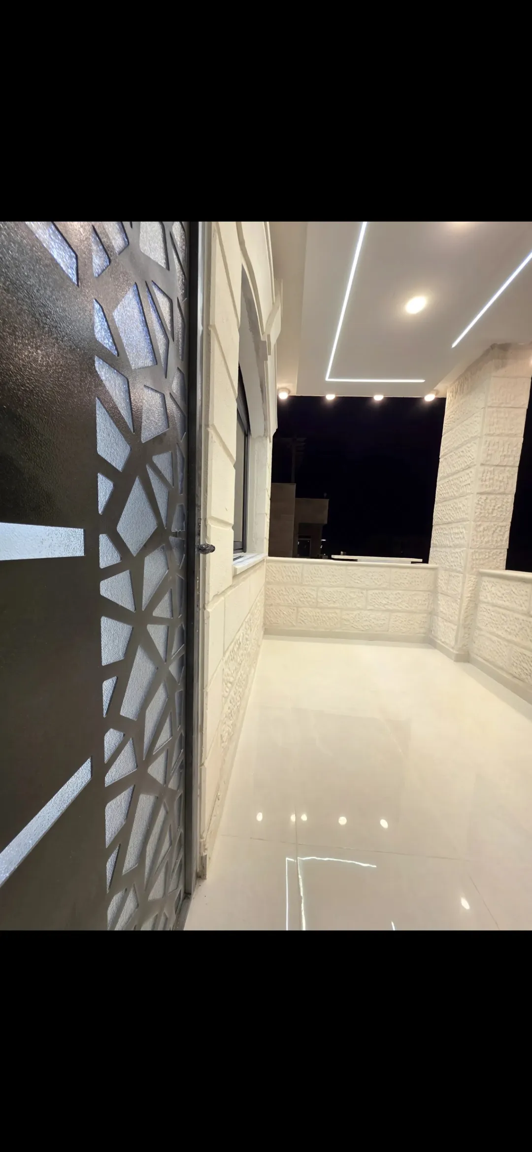 شقة للبيع في العقبة – المنطقة السكنية الخامسة – بناء جديد تشطيب سوبر ديلوكس