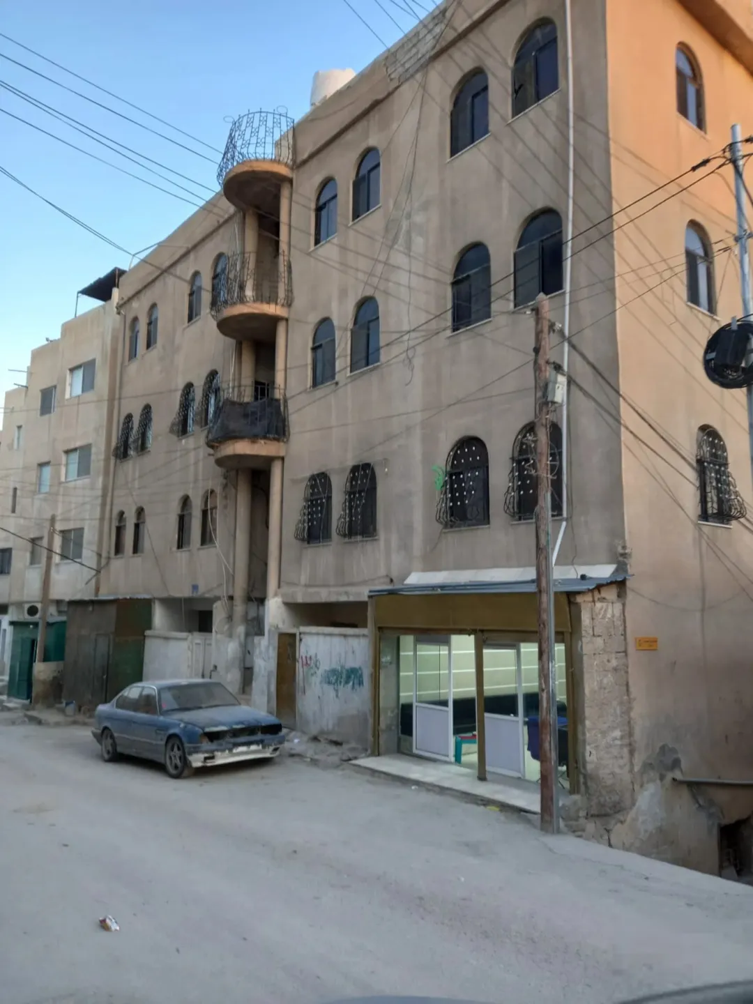 عمارة استثمارية للبيع في الرصيفة – الجبل الشمالي
