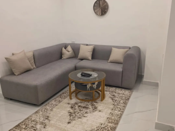 شقة فاخرة مفروشة للإيجار في الجبيهة بالقرب من البوابة الشمالية للجامعة | ID 746518