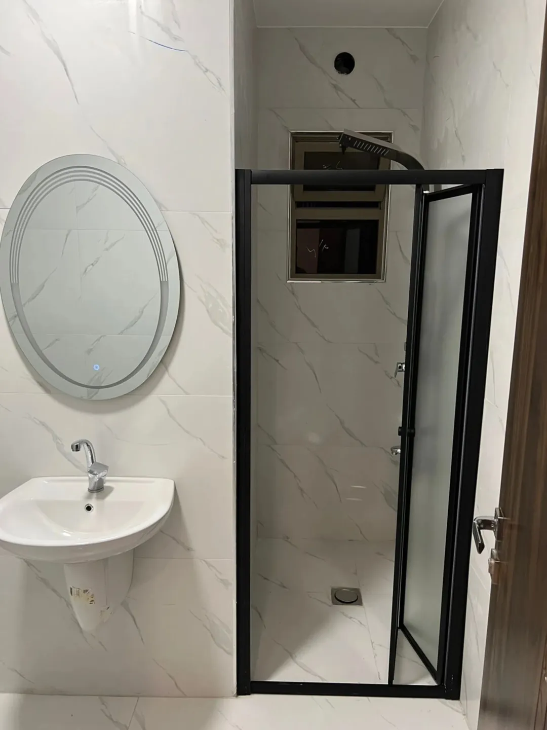 42c499c976_02_cleaned شقة فاخرة مفروشة للإيجار في الجبيهة بالقرب من البوابة الشمالية للجامعة