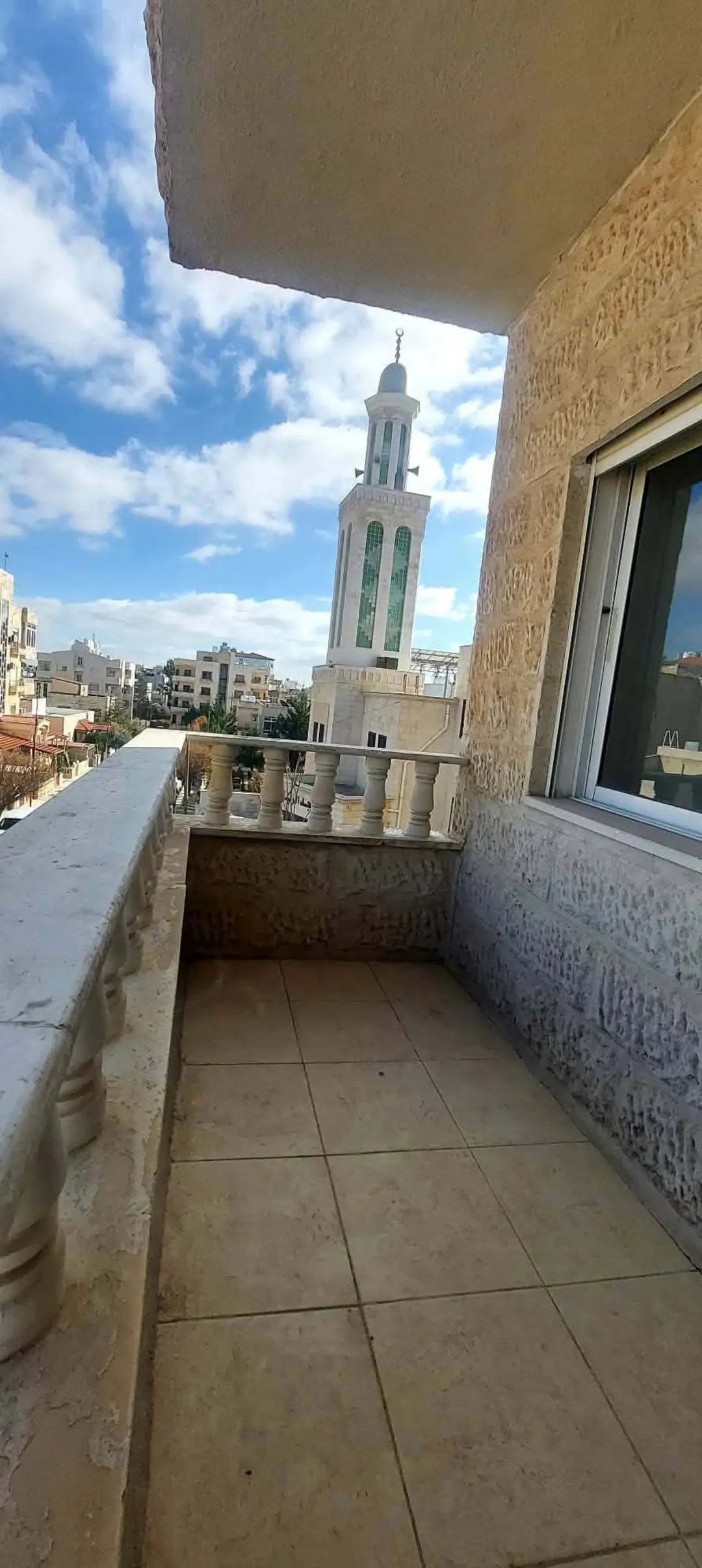 شقة فاخرة للبيع في الجندويل موقع متميز بسعر مميز