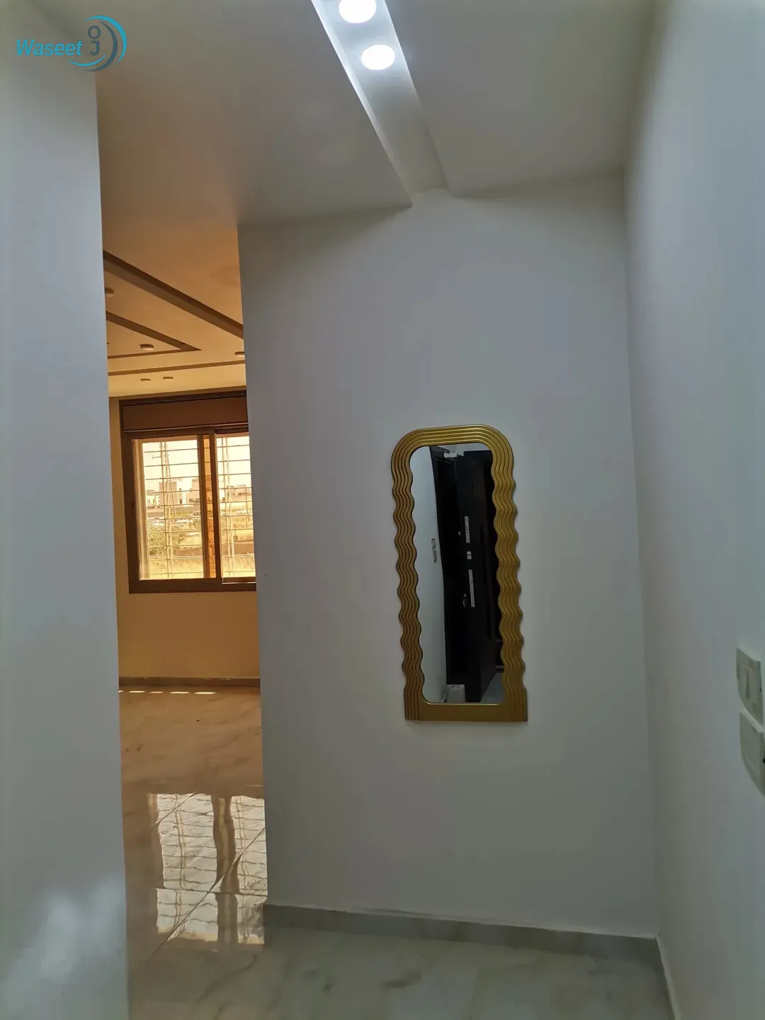 شقة فخمه 202م اول فني للبيع على شارع البتراء مقابل شرق اربد مول قراند مقابل بيت البن البرازيلي
