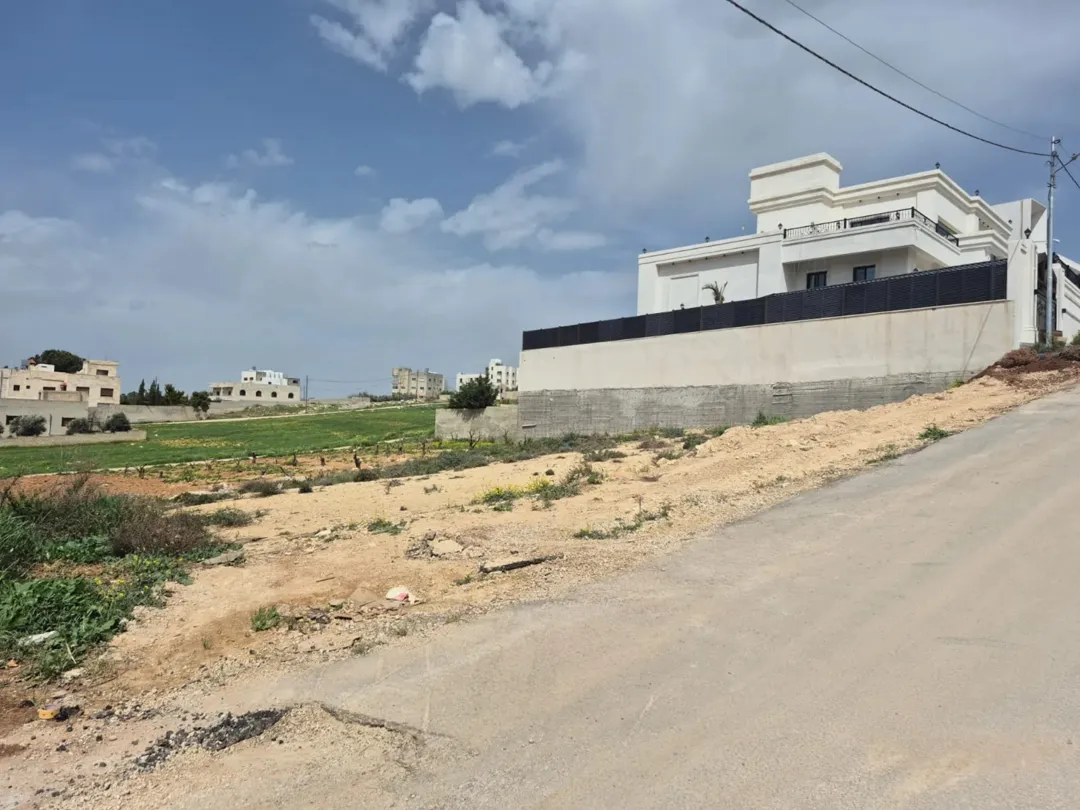 قطعة أرض فاخرة في قلب مرج الحمام ناعور قريبة من شارع السلام