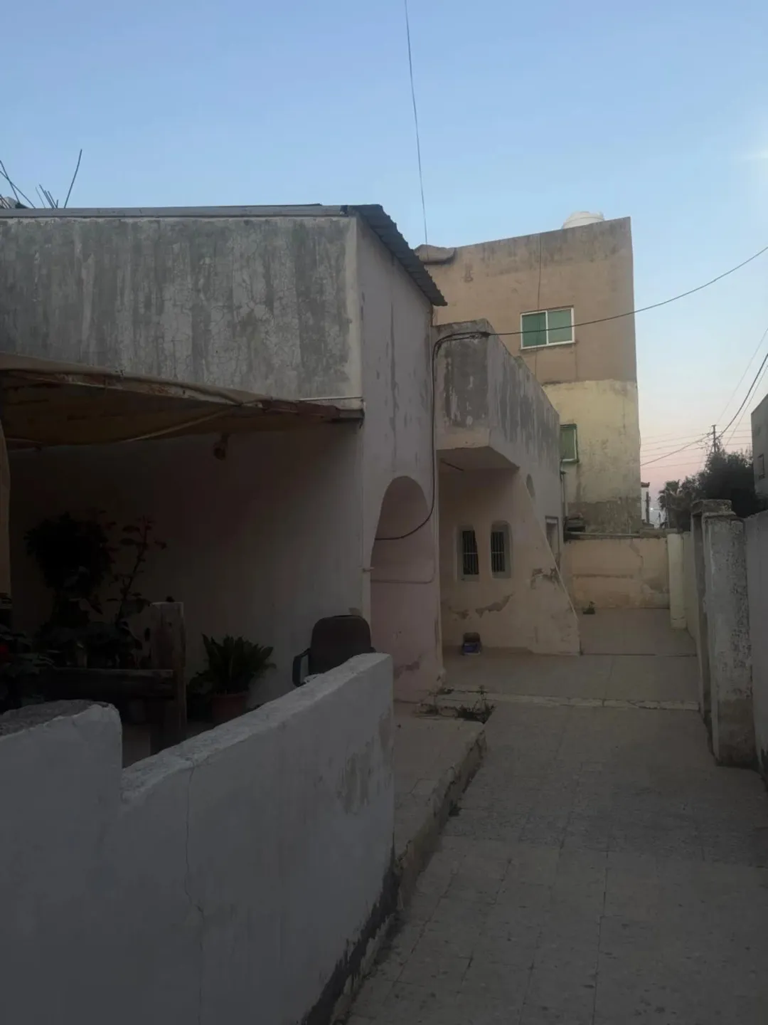 منزل واسع للبيع في قلب مدينة مادبا