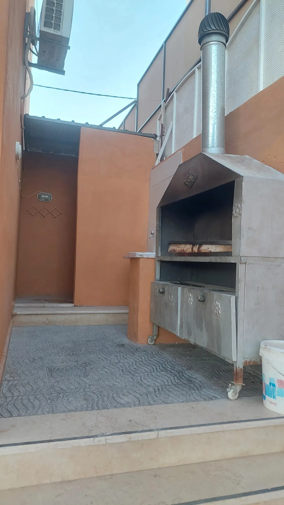 شاليه ريفي فاخر مع مسبح في الجوفه الجديدة الشونه الجنوبيه