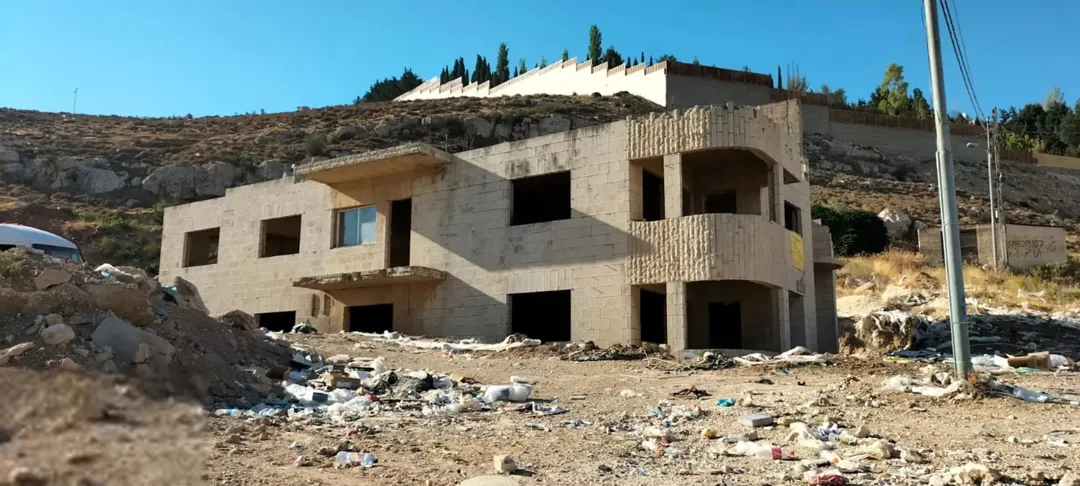 أرض للبيع في صافوط شمال عمان بمساحة 1,075 م2