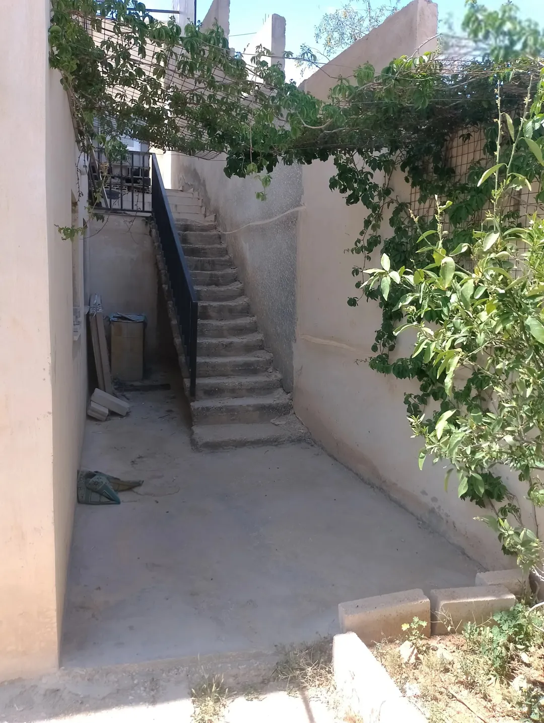 بيت للبيع قرية خالد بن الوليد خلف اسكان ماركا …