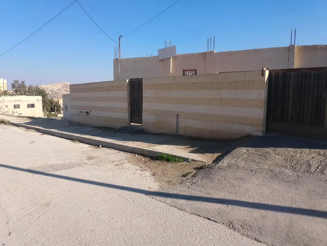 بيت للبيع قرية خالد بن الوليد خلف اسكان ماركا …
