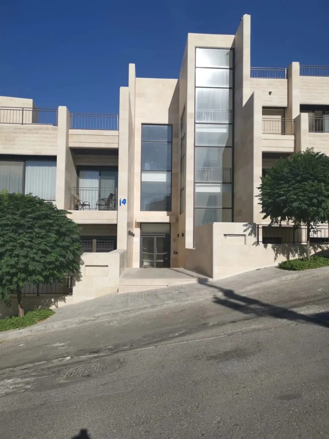 شقه فاخره غرفتين نوم مفروشه- Luxury Furnished apartment two bedrooms for rent