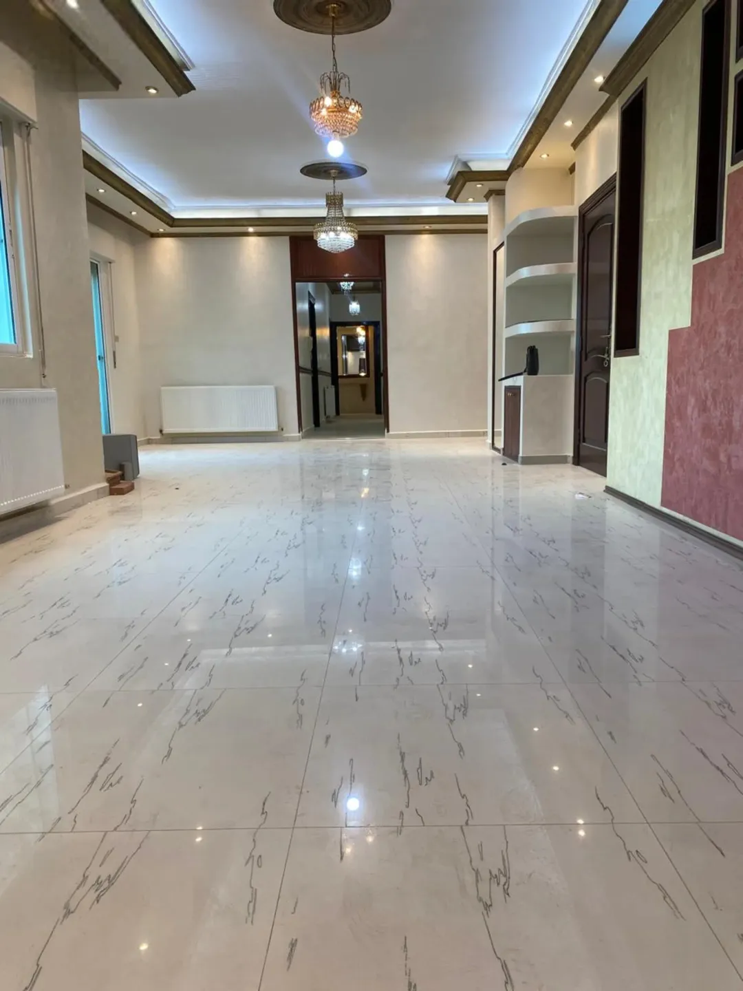 طابقيه 3مداخل وكراج مستقل داخلي بالريموت