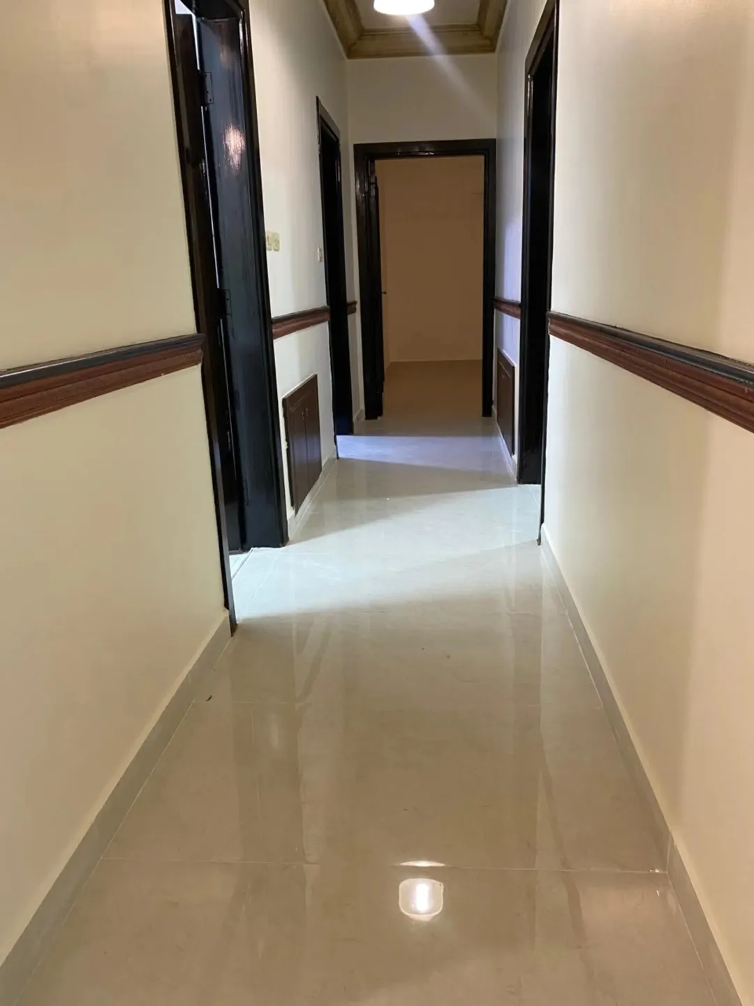 طابقيه 3مداخل وكراج مستقل داخلي بالريموت