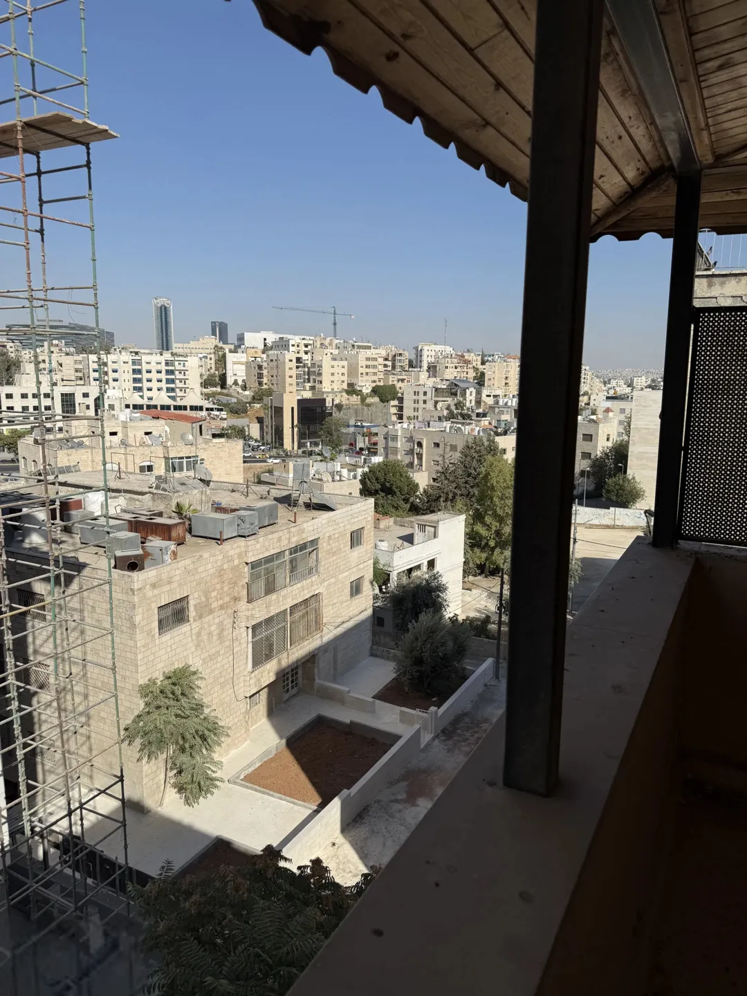 رووف طابقي للبيع مساحة 349م2 بموقع مميز قرب الدوار الخامس